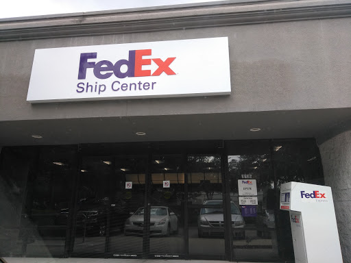 Shipping and Mailing Service «FedEx Ship Center», reviews and photos, 3736 Salisbury Rd, Jacksonville, FL 32216, USA