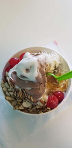 Shopping Mall «Woodmoor Shopping Center», reviews and photos, 10115 Colesville Rd, Silver Spring, MD 20901, USA