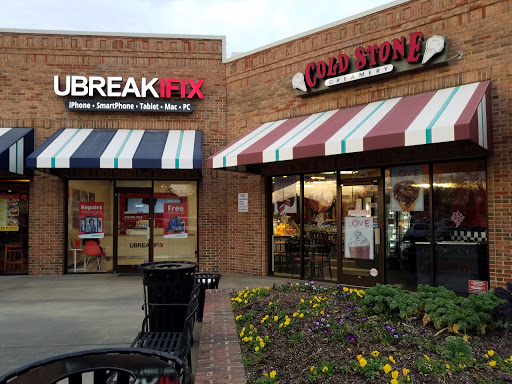 Shopping Mall «Crossroads Plaza», reviews and photos, 213 Crossroads Blvd, Cary, NC 27518, USA