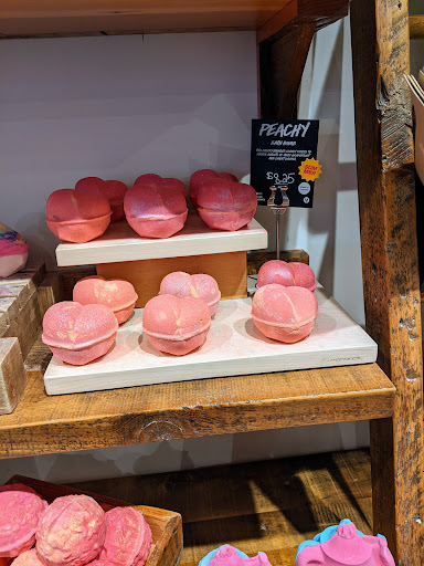 Cosmetics Store «lush fresh handmade cosmetics», reviews and photos, 9090 Destiny USA Dr, Syracuse, NY 13290, USA