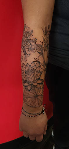 Explore sibling tattoo ideas for 2, creative tattoo ideas in Anchorage, available at SDITATTOO, LLC