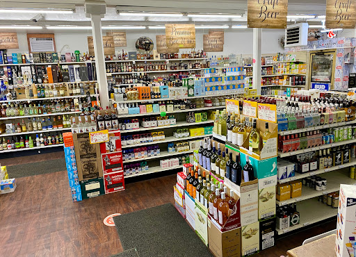 Liquor Store «Liquor Square», reviews and photos, 75 S Main St, Unionville, CT 06085, USA