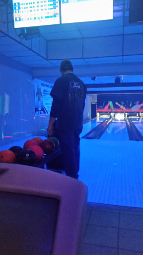 Bowling Alley «Columbus Bowling Center», reviews and photos, 3010 State St, Columbus, IN 47201, USA