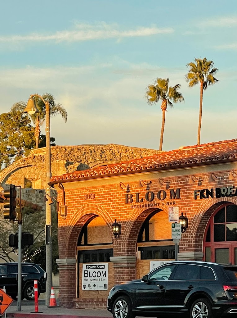 Bloom Restaurant + Bar 92675