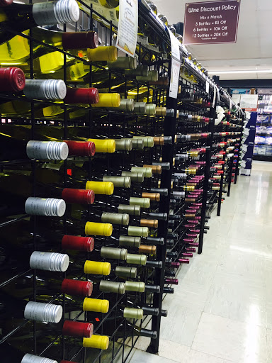Liquor Store «Valley Plaza Discount Liquor», reviews and photos, 43 Main St, South Grafton, MA 01560, USA