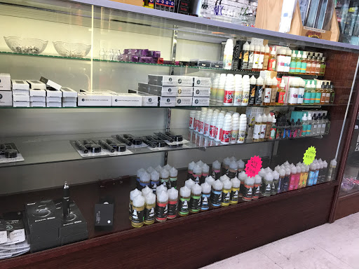 Tobacco Shop «2 Way Smoke Shop», reviews and photos, 7422 N 51st Ave, Glendale, AZ 85301, USA