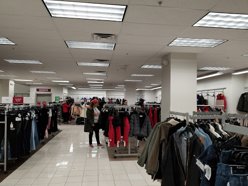 Clothing Store «Burlington Coat Factory», reviews and photos, 100 S 69th St, Upper Darby, PA 19082, USA