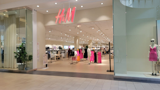 Clothing Store «H&M», reviews and photos, 5007 N Montclair Plaza Ln, Montclair, CA 91763, USA