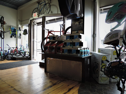 Bicycle Store «The Bike Hub», reviews and photos, 495 N Main St, Glen Ellyn, IL 60137, USA