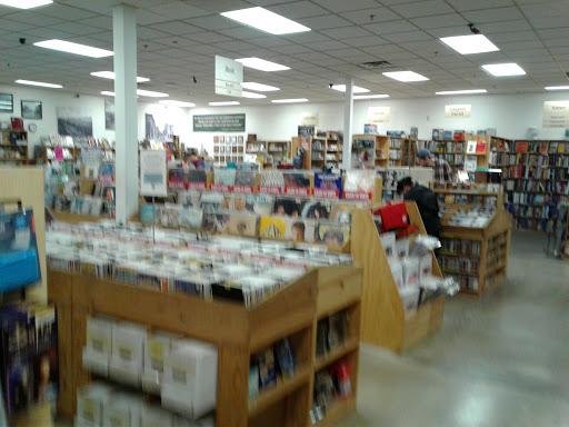 Book Store «Half Price Books», reviews and photos, 4027 Tacoma Mall Blvd, Tacoma, WA 98409, USA