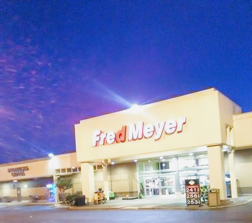 Grocery Store «Fred Meyer», reviews and photos, 14700 SE McLoughlin Blvd, Milwaukie, OR 97267, USA