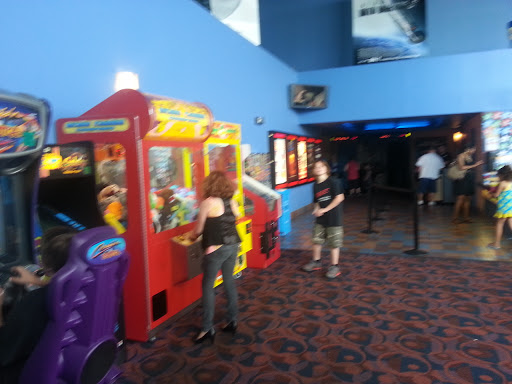 Movie Theater «Regal Cinemas Hollywood 10 - St. Joseph», reviews and photos, 5405 N Belt Hwy, St Joseph, MO 64506, USA