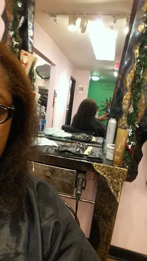 Beauty Salon «London Calling Salon», reviews and photos, 27380 Gratiot Ave, Roseville, MI 48066, USA