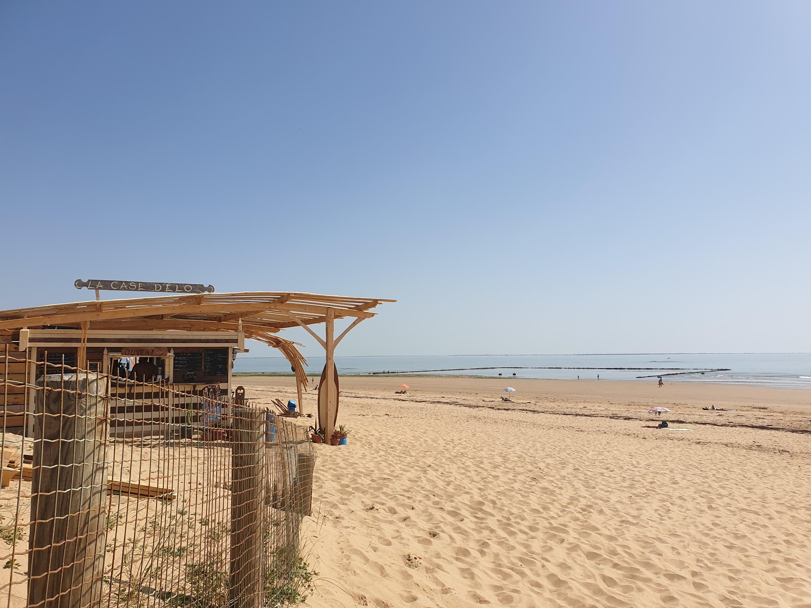 Foto de Corps de Garde beach - lugar popular entre os apreciadores de relaxamento