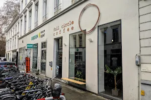 Full Circle Coffee Bar and Roastery - Zuid image