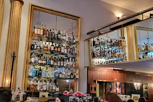 Oscar's Bar image