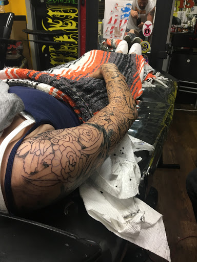 Tattoo Shop «231 Tattoos & Piercing Panama City Florida», reviews and photos, 2411 US-231, Panama City, FL 32405, USA