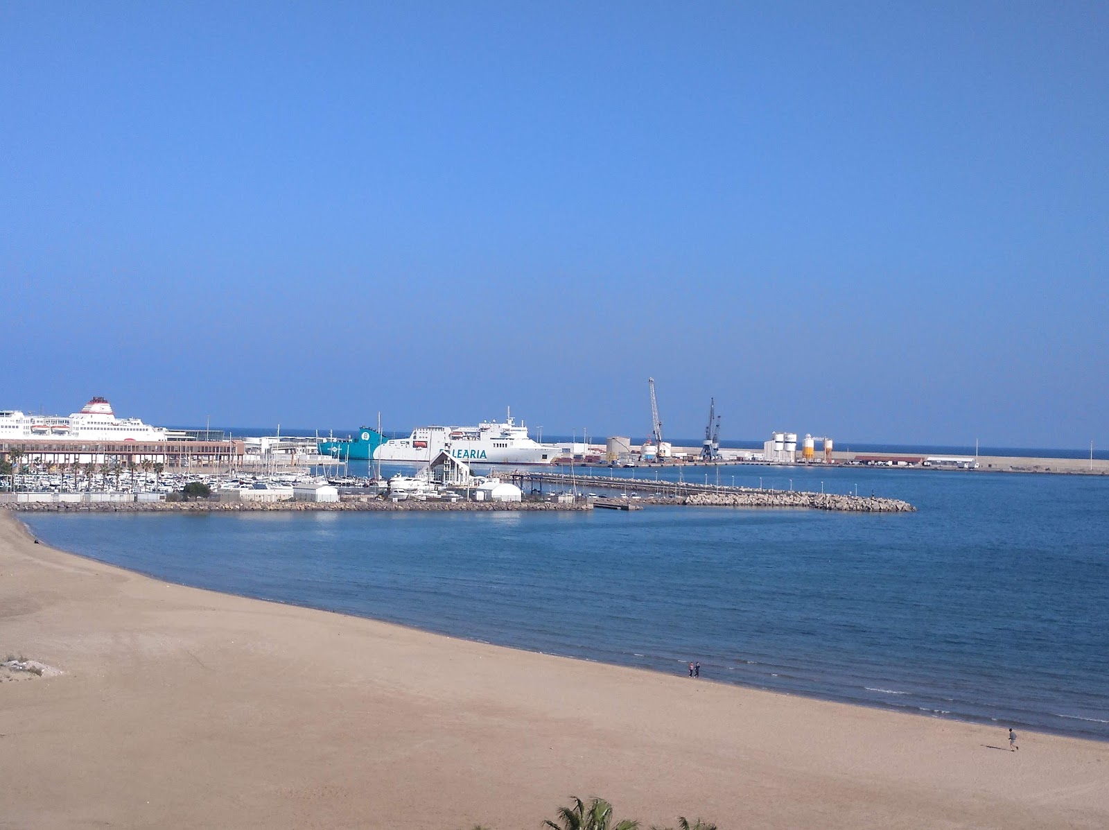 Fotografie cu Playa de los Carabos zonele de facilități