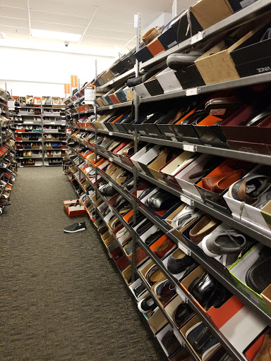 Department Store «Nordstrom Rack Chicago Avenue», reviews and photos, 101 E Chicago Ave, Chicago, IL 60611, USA