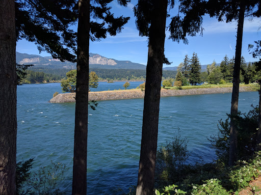 Grocery Store «Columbia Market», reviews and photos, 450 Wa Na Pa St, Cascade Locks, OR 97014, USA