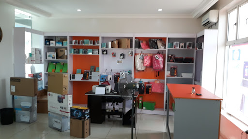 Ojuolape Plaza, 6 Aromire Ave, Oba Akran, Ikeja, Nigeria, Beauty Salon, state Lagos