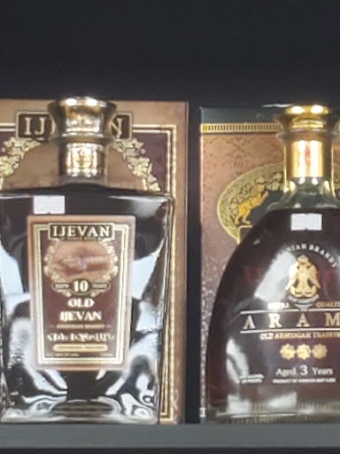 Liquor Store «Online Wine Liquors Inc», reviews and photos, 86 Powder Mill Rd, Maynard, MA 01754, USA