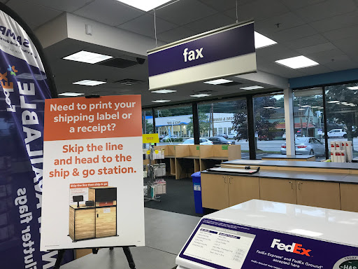 Print Shop «FedEx Office Print & Ship Center», reviews and photos, 391 S Broadway Suite A, Salem, NH 03079, USA