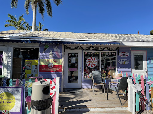 Coffee Shop «Latte Da Coffee Shop & Deli», reviews and photos, 11508 Andy Rosse Lane, Captiva, FL 33924, USA