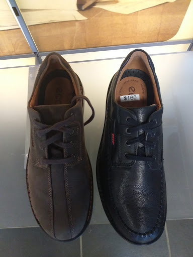 Shoe Store «Karavel Shoes», reviews and photos, 5501 Burnet Rd, Austin, TX 78756, USA