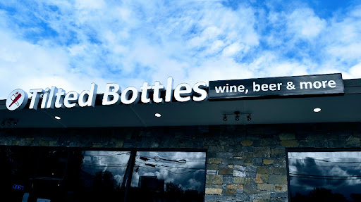 Wine Store «West Side Wines & Spirits», reviews and photos, 10 Raymond Rd, West Hartford, CT 06107, USA