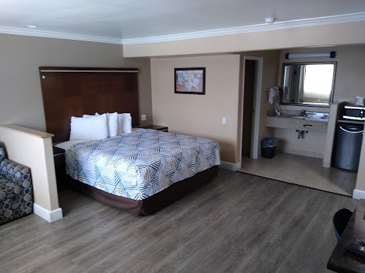 Motel 6 Carlsbad, CA - North image
