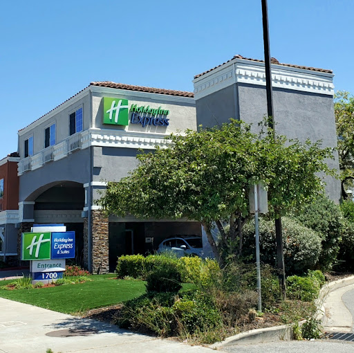 Holiday Inn Express & Suites Santa Clara, an IHG Hotel image