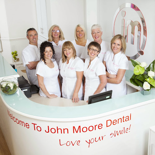 Comments and reviews of John Moore Dental