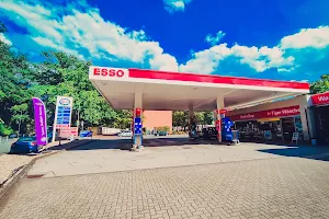 Esso Station Hannover Garbsener LS image