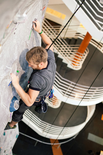 Gym «Lakeshore Sport & Fitness Illinois Center», reviews and photos, 211 N Stetson Ave, Chicago, IL 60601, USA