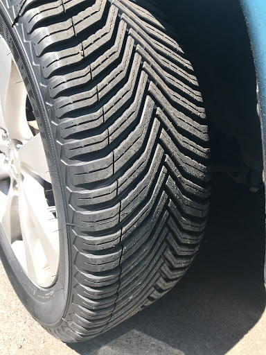 Tire Shop «Discount Tire Store - Tigard, OR», reviews and photos, 11462 SW Pacific Hwy, Tigard, OR 97223, USA