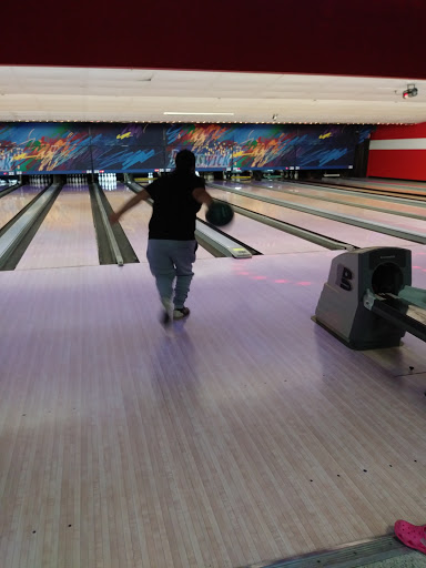 Bowling Alley «Brunswick Zone Roselle Lanes», reviews and photos, 1100 W Lake St, Roselle, IL 60172, USA