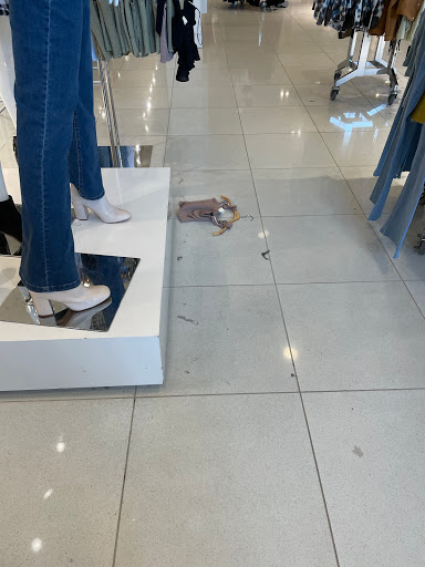 Clothing Store «F21 XXI», reviews and photos, 69 Chestnut St, Beavercreek, OH 45440, USA