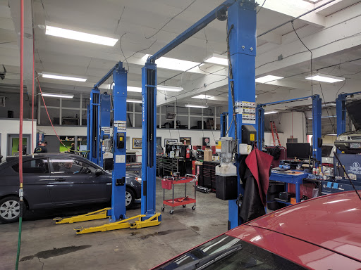 Auto Repair Shop «Atomic Auto.», reviews and photos, 610 NE 102nd Ave, Portland, OR 97220, USA