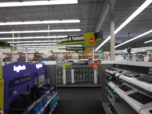 Office Supply Store «Staples», reviews and photos, 23035 W Outer Dr, Allen Park, MI 48101, USA