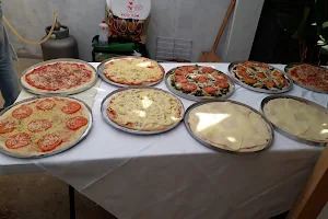 Ma-Q-Pizza image