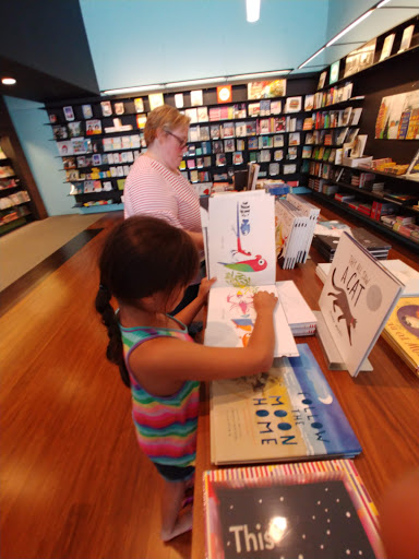 Book Store «Chronicle Books», reviews and photos, 165 4th St, San Francisco, CA 94103, USA