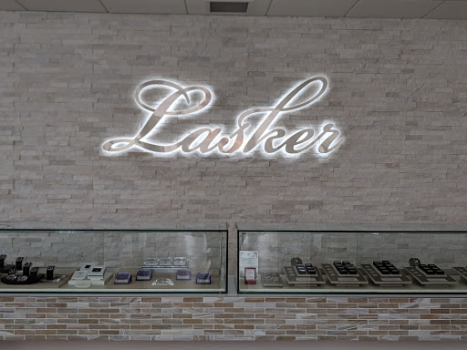Jewelry Store «Lasker Jewelers Eau Claire, WI», reviews and photos, 3705 S Oakwood Mall Dr, Eau Claire, WI 54701, USA