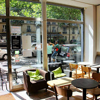 Atmosphère du Restaurant servant le petit-déjeuner Kozy Bosquet à Paris - n°11