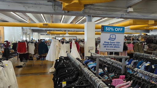 Thrift Store «Goodwill Store», reviews and photos, 23740 El Toro Rd e, Lake Forest, CA 92630, USA
