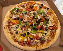Plats et boissons du Pizzeria Domino's Pizza Olivet - Centre - n°2