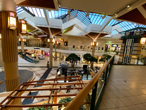 Shopping Mall «Stratford Square Mall», reviews and photos, 152 Stratford Dr, Bloomingdale, IL 60108, USA