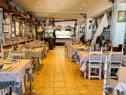 Restaurante Francisco Fontanilla - C. El Roqueo, 11140 Conil de la Frontera, Cádiz, Spain