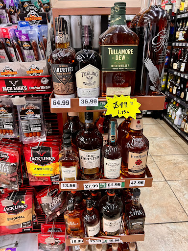 Pizza Restaurant «Alan D Liquor», reviews and photos, 2300 W Auburn Rd, Rochester Hills, MI 48309, USA