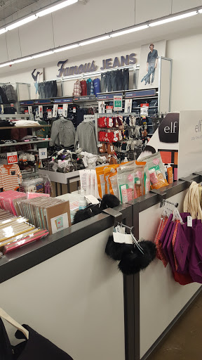 Clothing Store «Old Navy», reviews and photos, 6711 Frontier Dr, Springfield, VA 22150, USA